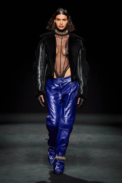 Look 4